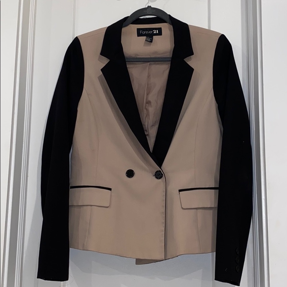 Forever 21 Color Block Tan and Black Blazer Women’s Size L